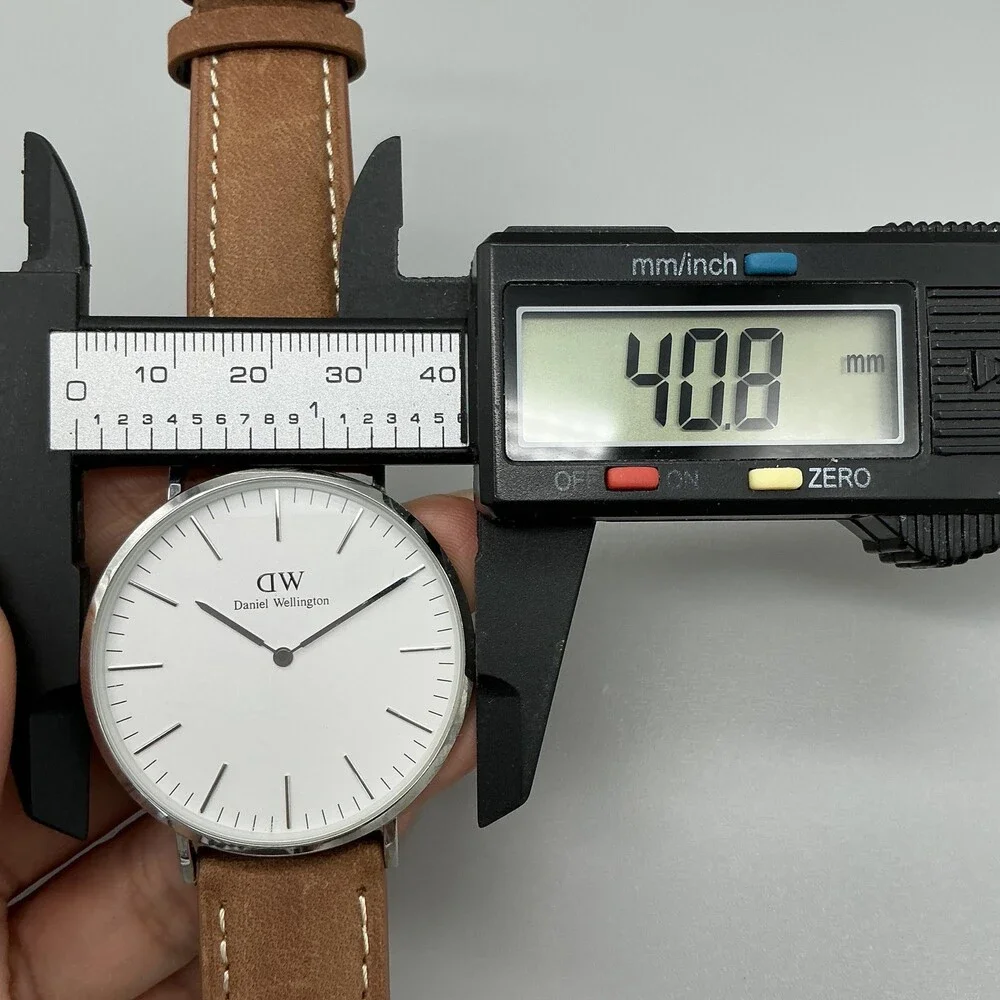 Daniel Wellington Mens Watch 41mm White Dial Brown Leather Classic New Battery